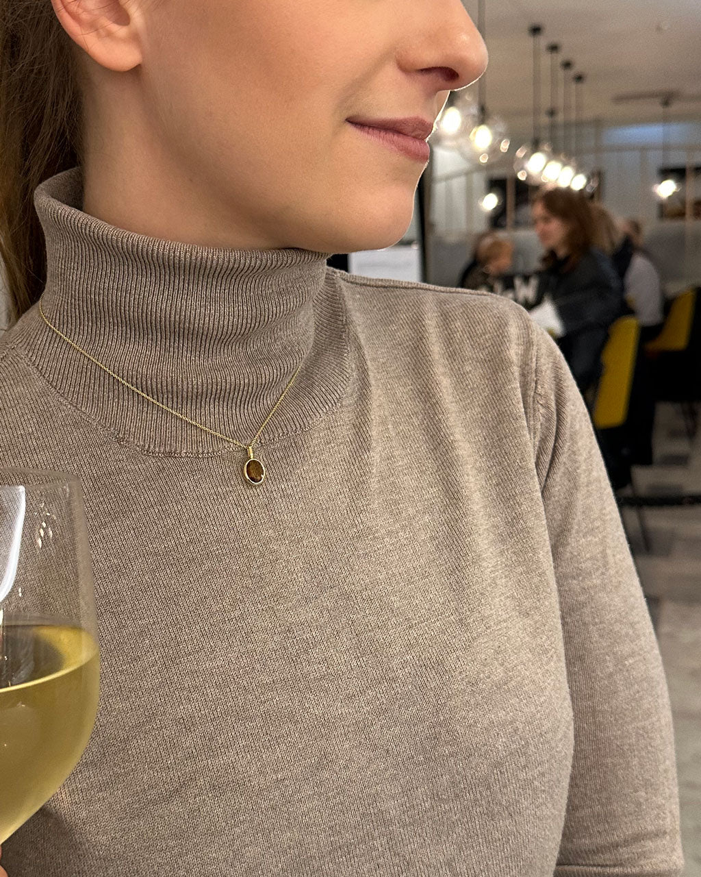 Hera Kette getragen mit Citrin