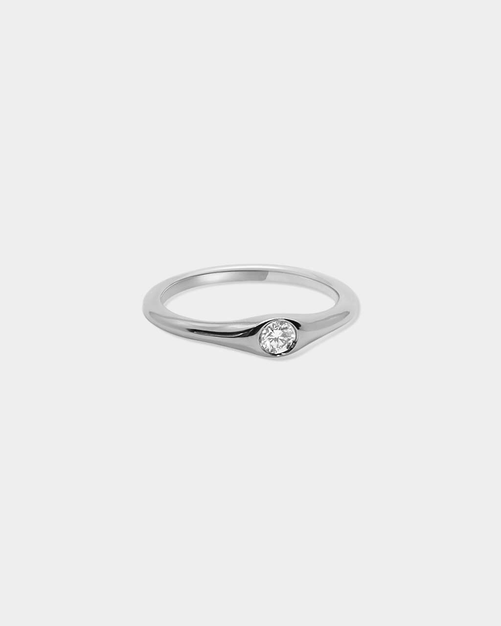 moderner und sportlicher Verlobungsring in Weißgold mit Diamant