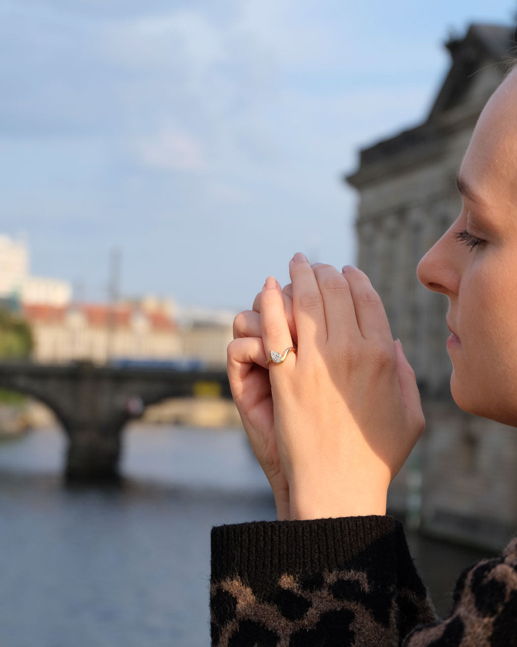eleganter Pinky Ring aus Gold mit Diamant, auch erhältlich mit nachhaltigem Lab Grown Diamant.