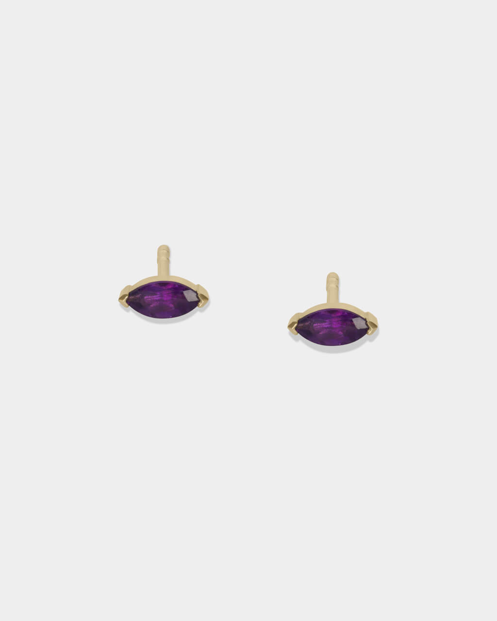 Ohstecker aus recyceltem Gold mit Amethyst
